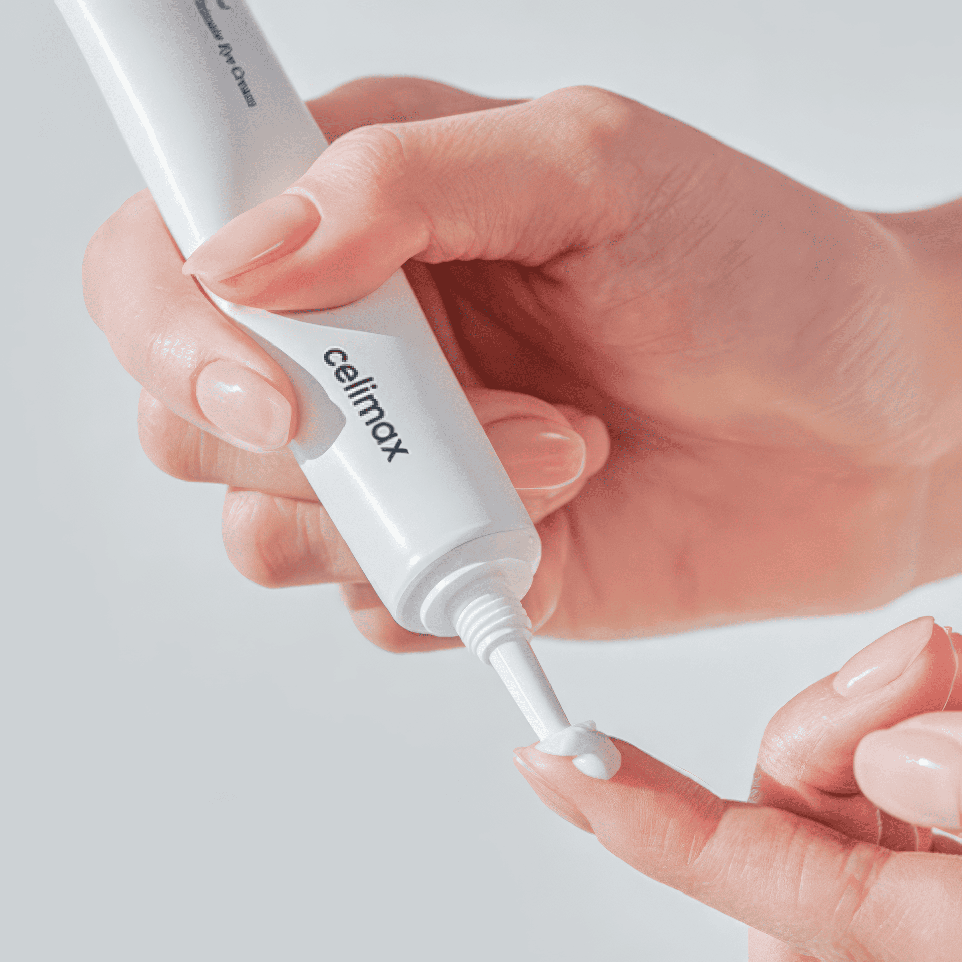 CELIMAX THE REAL NONI ULTIMATE EYE CREAM